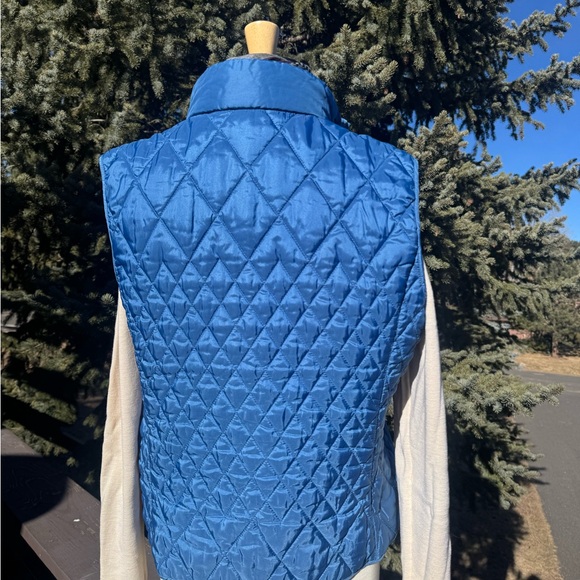 Talbots Quilted Shirttail Vest in a Vibrant Sapphire Blue - Picture 3 of 7